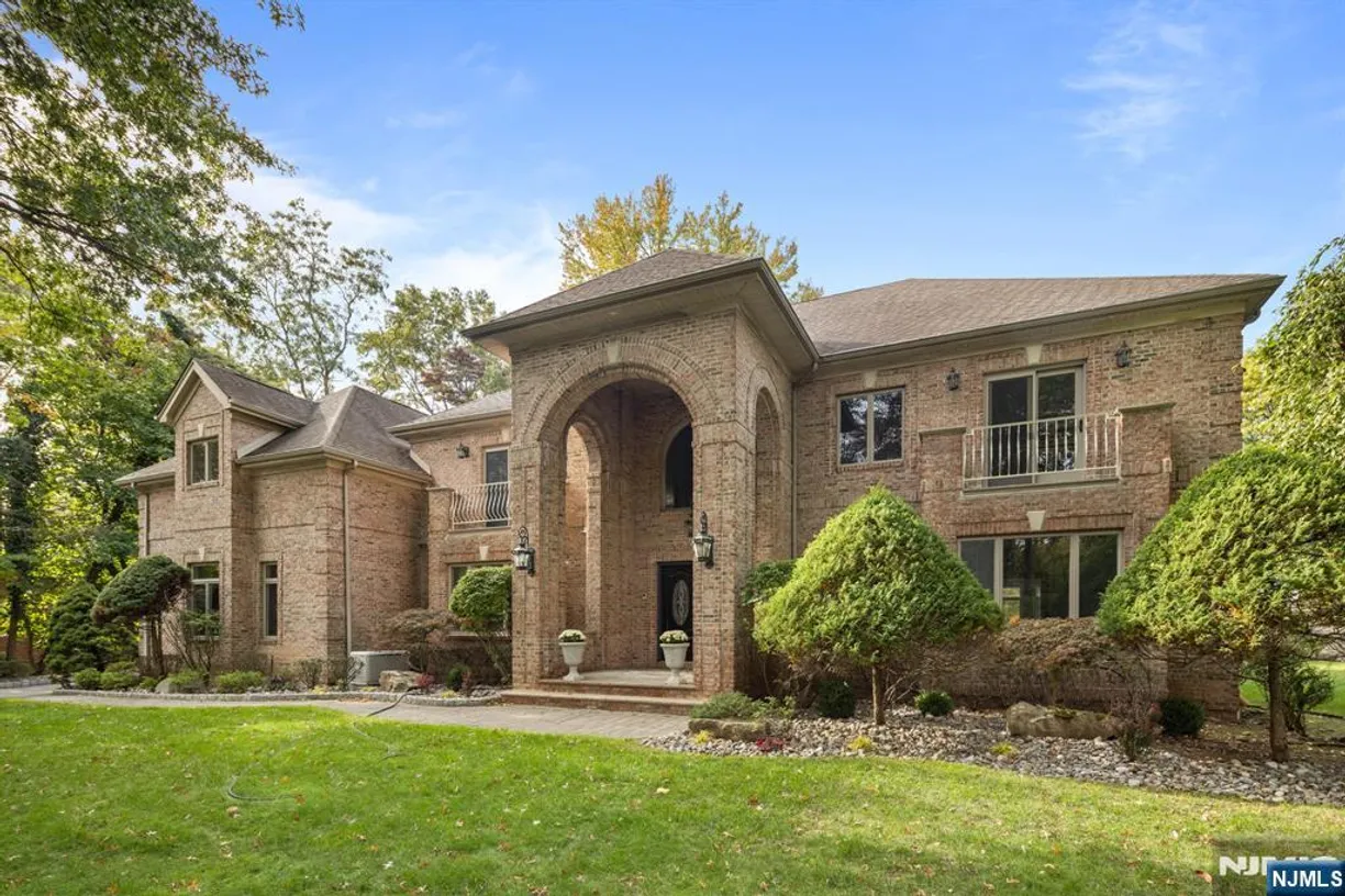 Bergen County Real Estate | View 18 Richard | 6 Beds, 5 Baths