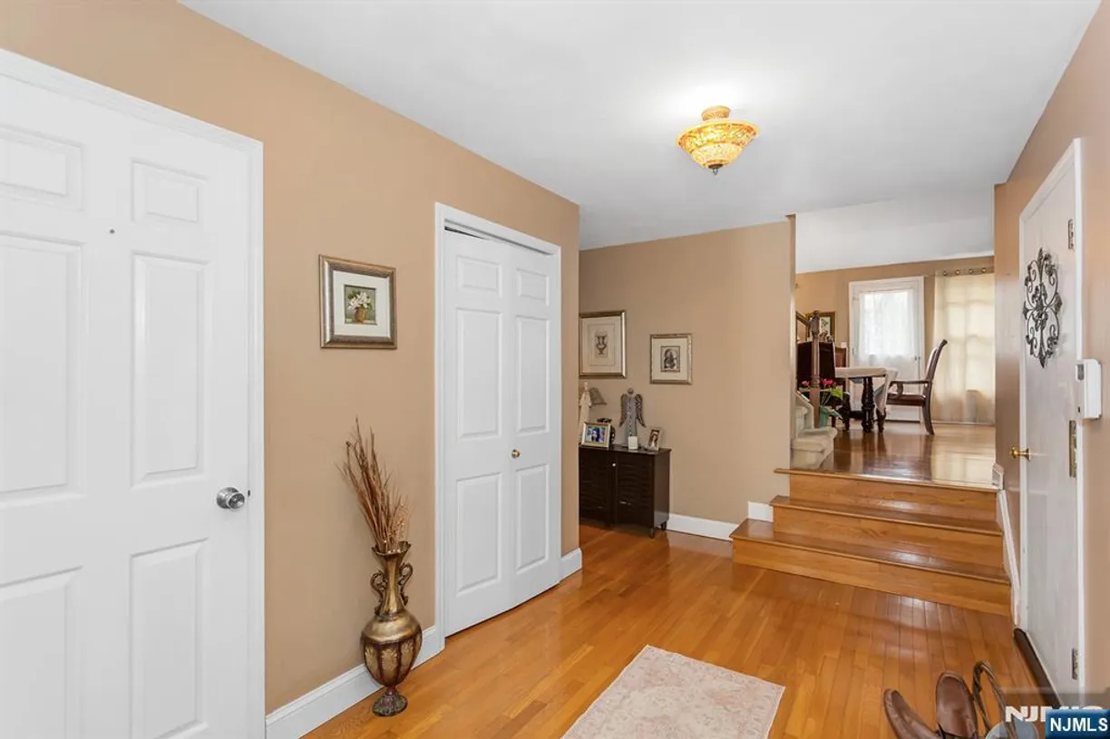 Jersey City/Hoboken Real Estate | View 22 Chicopee | Listing