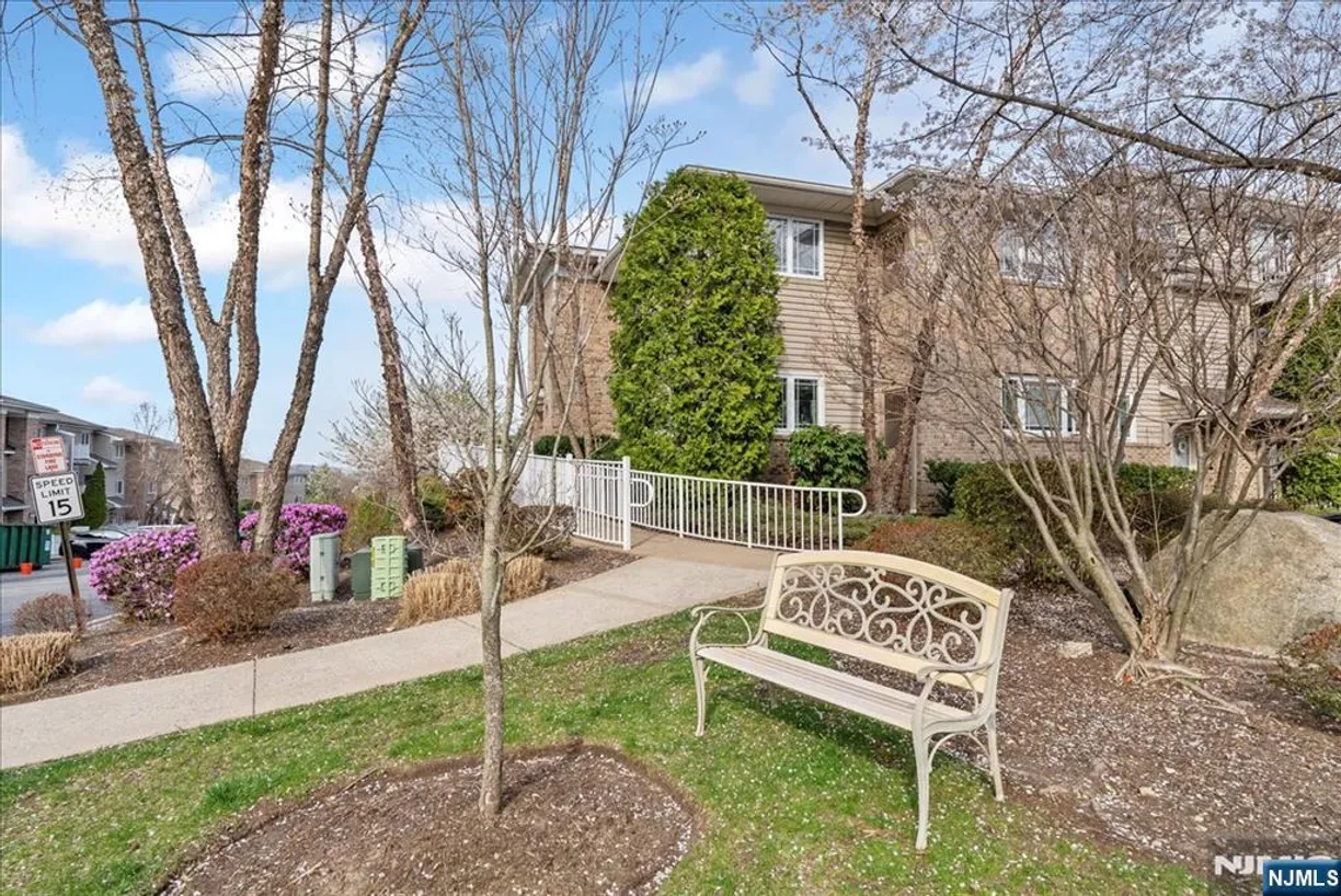 Jersey City/Hoboken Real Estate | View 8 Wilshire | Listing