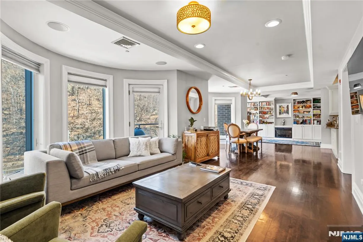 Jersey City/Hoboken Real Estate | View 33 Cambridge | 3 Beds, 3 Baths