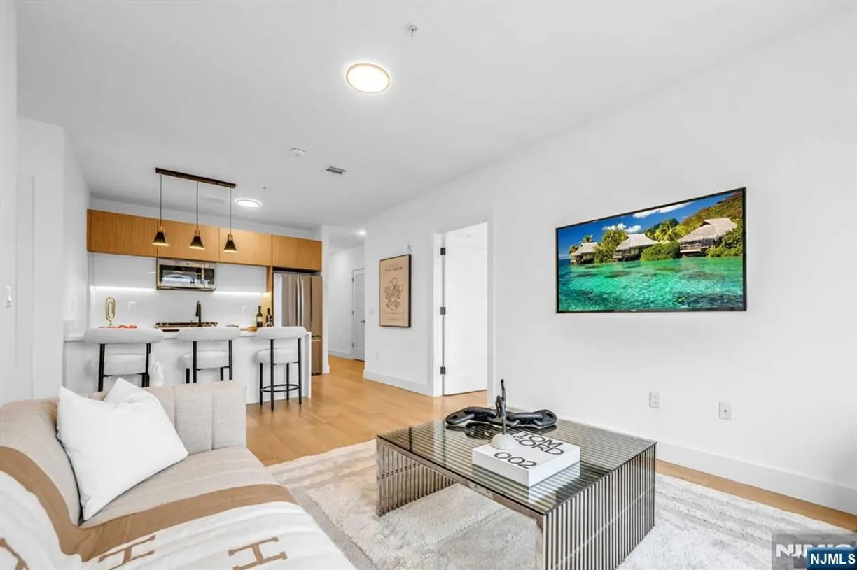 Jersey City/Hoboken Real Estate | View 649 38th, 212 | Listing