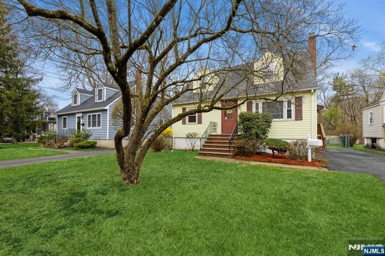 Jersey City/Hoboken Real Estate | View 195 Linden | 4 Beds, 2 Baths