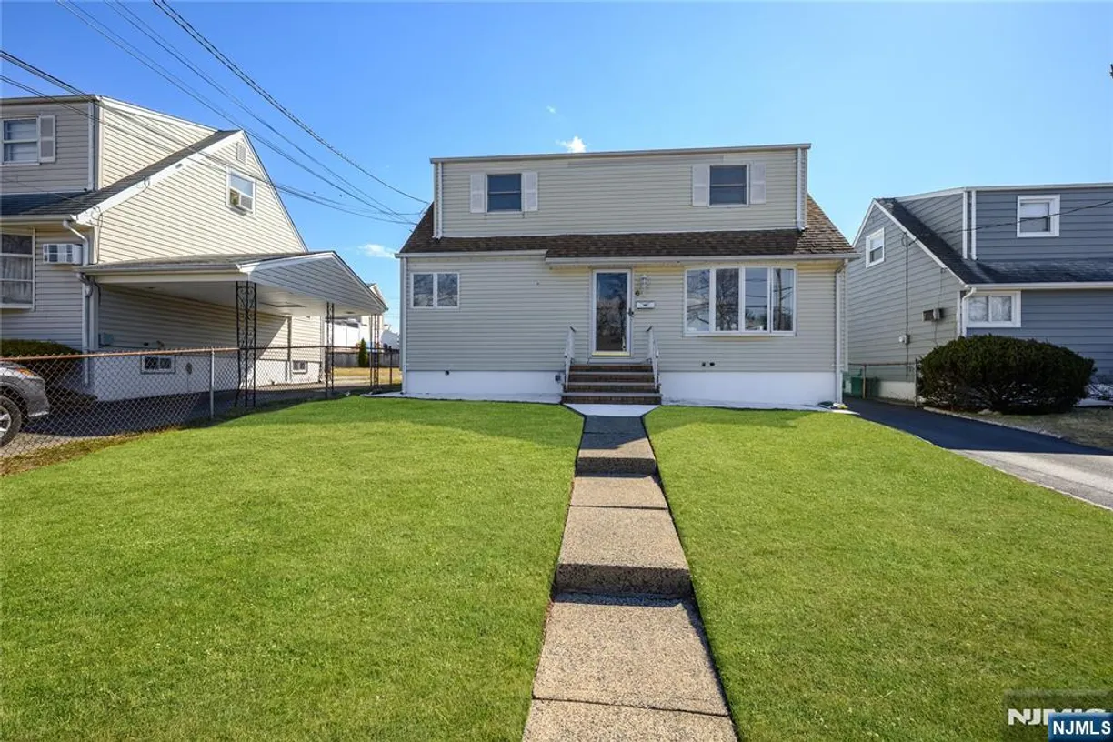 Bergen County Real Estate | View 6 Calvin | 4 Beds, 3 Baths