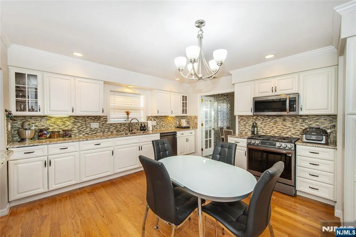 Jersey City/Hoboken Real Estate | View 78 Weinmanns | Listing