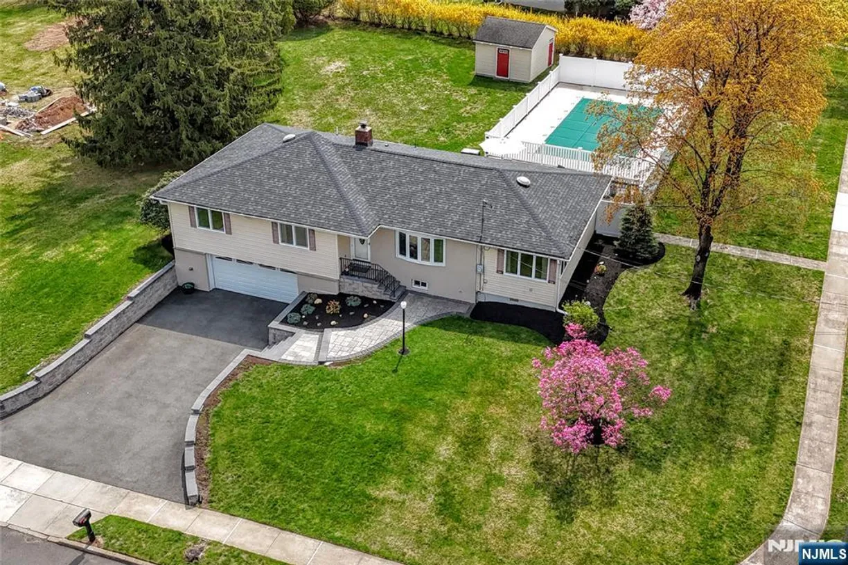Jersey City/Hoboken Real Estate | View 27 Oakdale | Listing