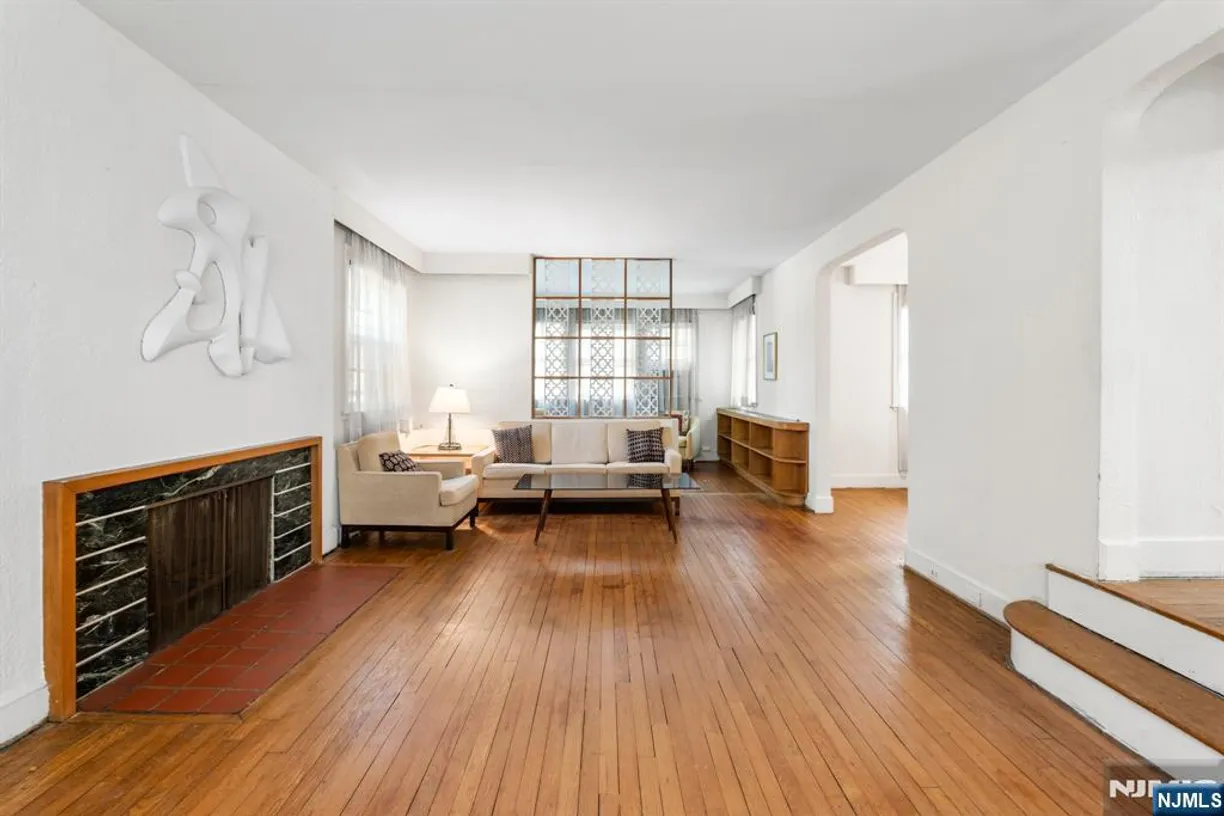 Bergen County Real Estate | View 1272 Laurelton | Listing