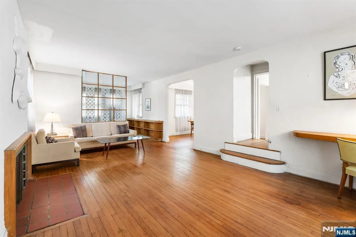 Bergen County Real Estate | View 1272 Laurelton | Listing