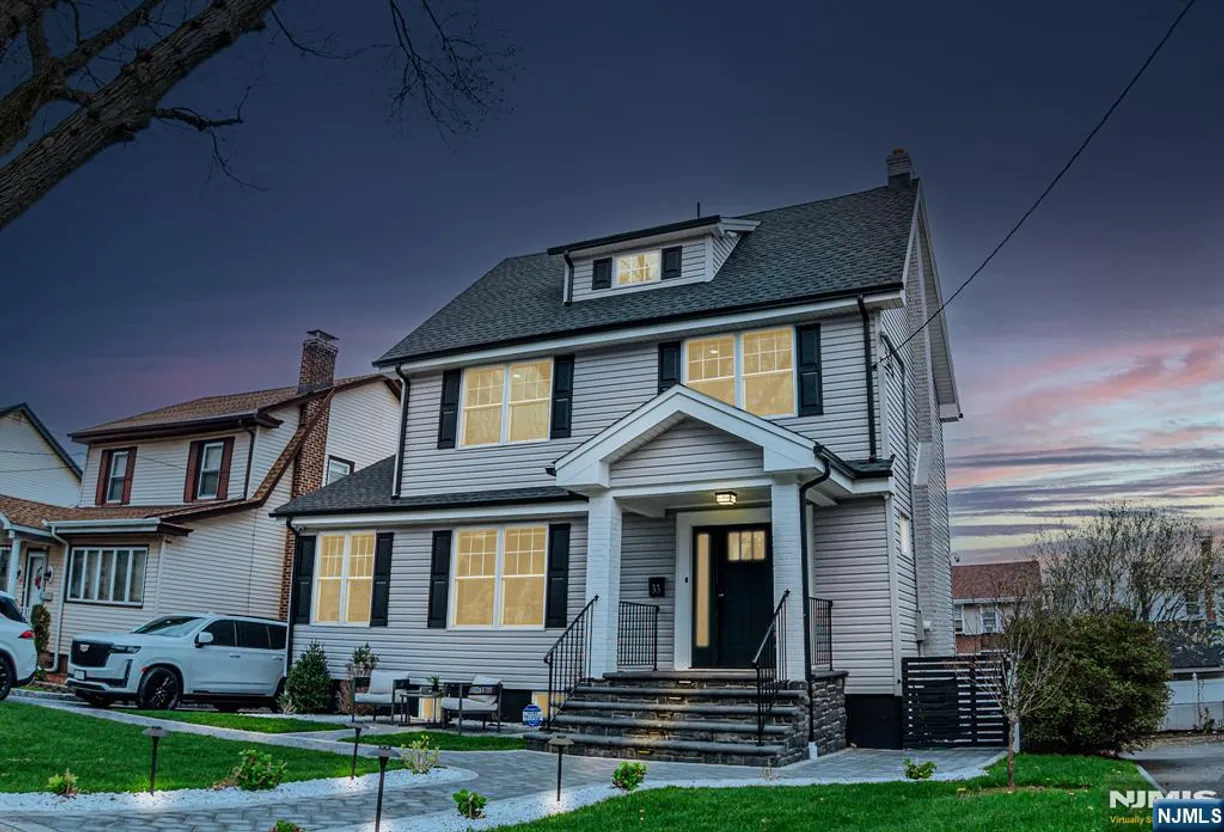Jersey City/Hoboken Real Estate | View 33 Hamilton | 4 Beds, 3 Baths