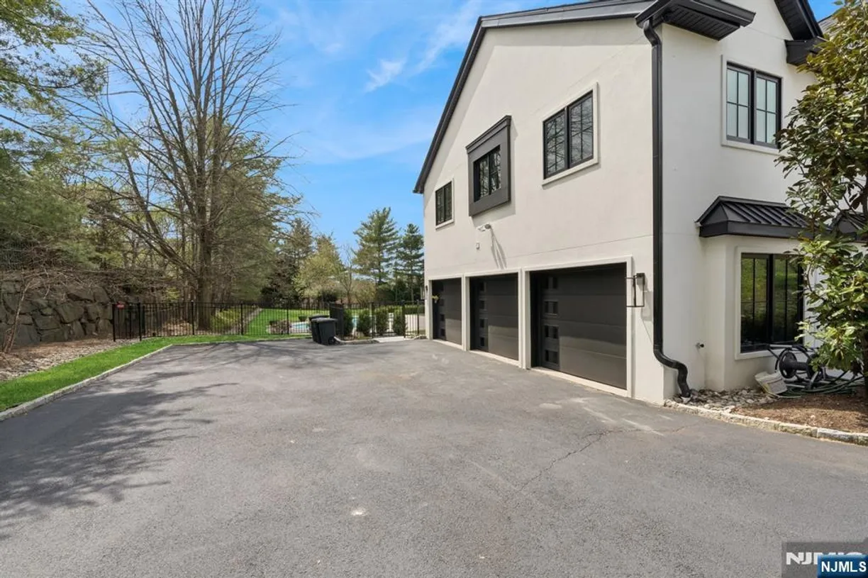 Bergen County Real Estate | View 10 Loman | Listing