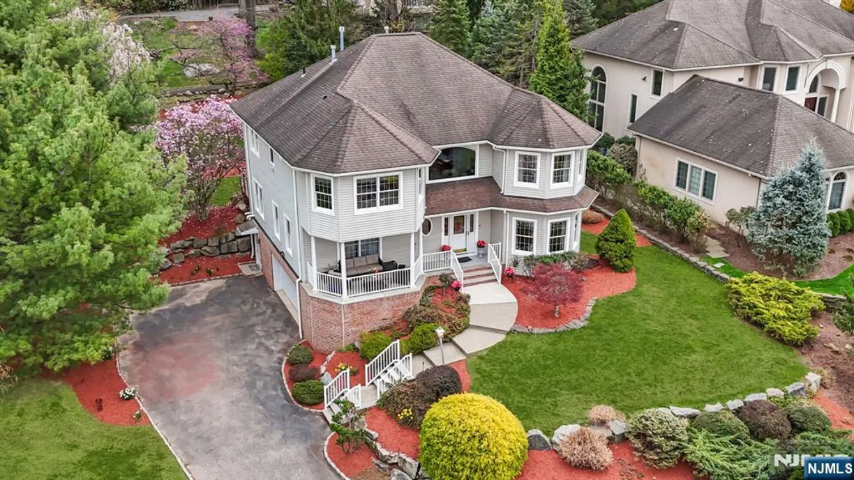 Jersey City/Hoboken Real Estate | View 1 Greenbriar | Listing