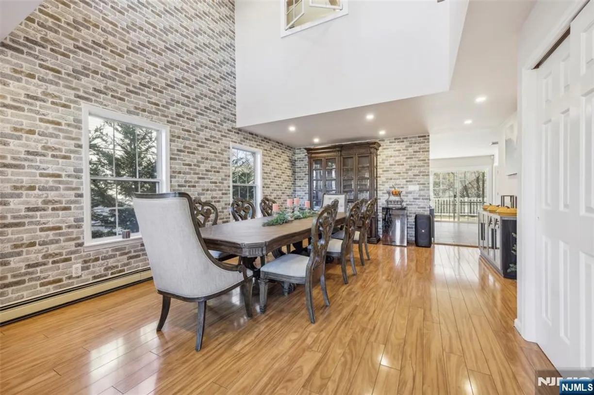 Jersey City/Hoboken Real Estate | View 40 Lenape | Listing