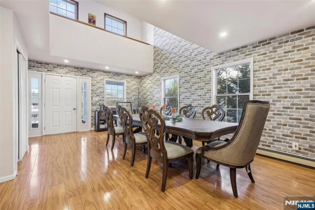 Jersey City/Hoboken Real Estate | View 40 Lenape | Listing