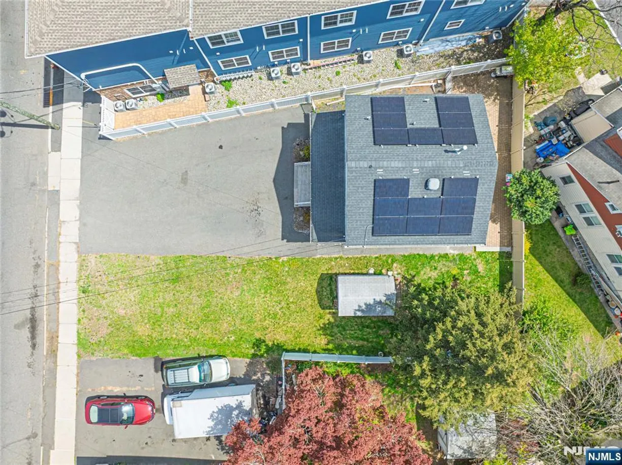 Jersey City/Hoboken Real Estate | View 82 Barbour | Listing