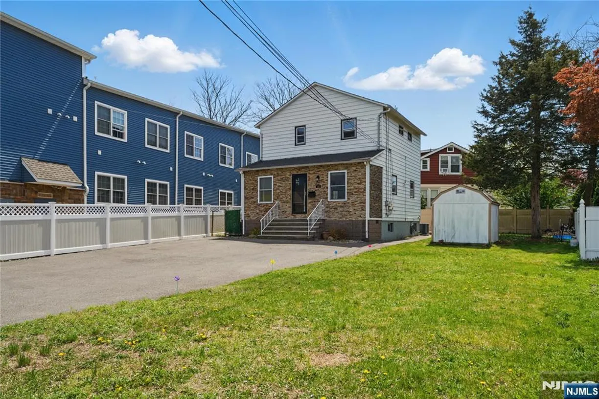 Jersey City/Hoboken Real Estate | View 82 Barbour | 3 Beds, 2 Baths