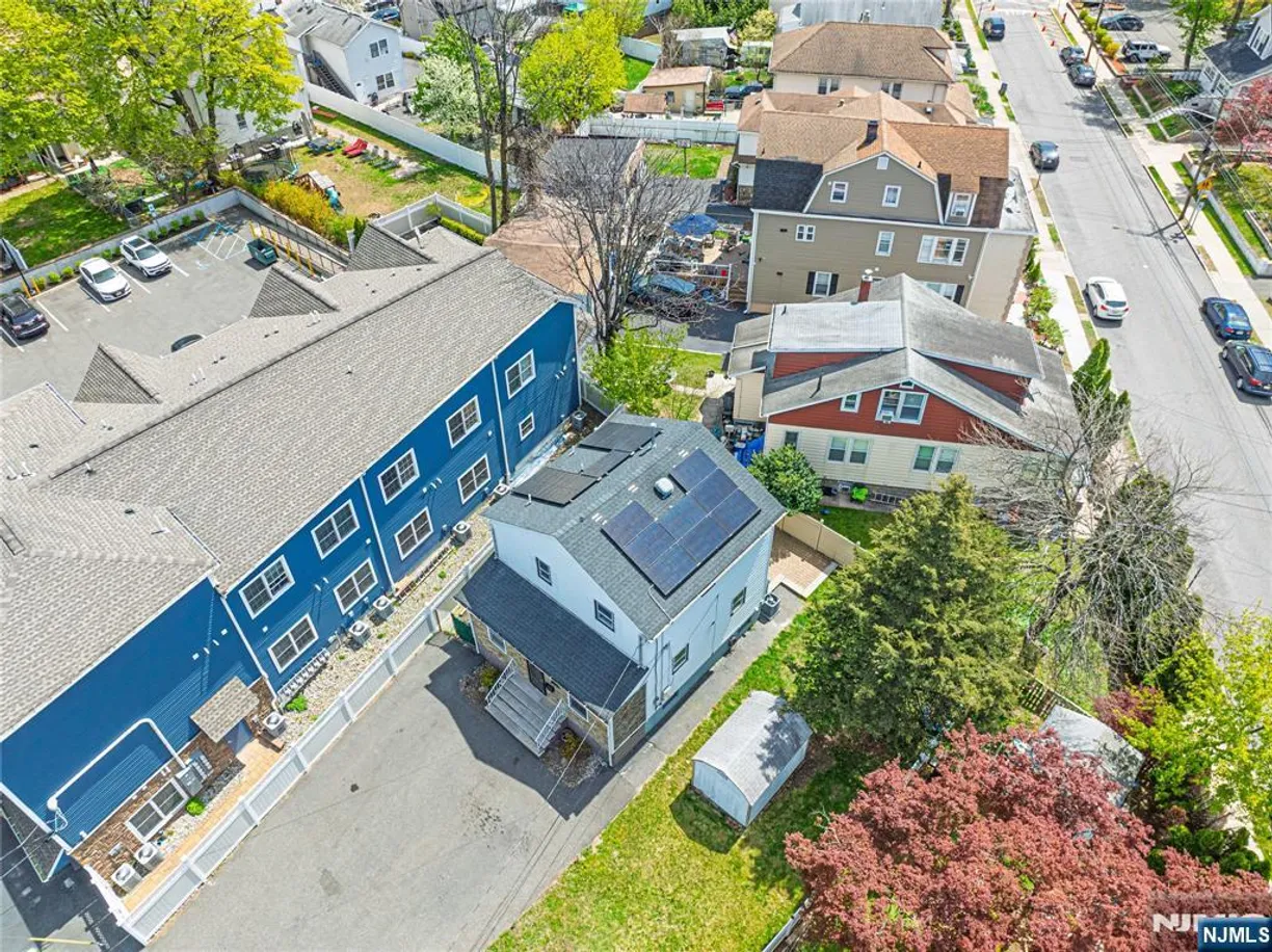 Jersey City/Hoboken Real Estate | View 82 Barbour | Listing