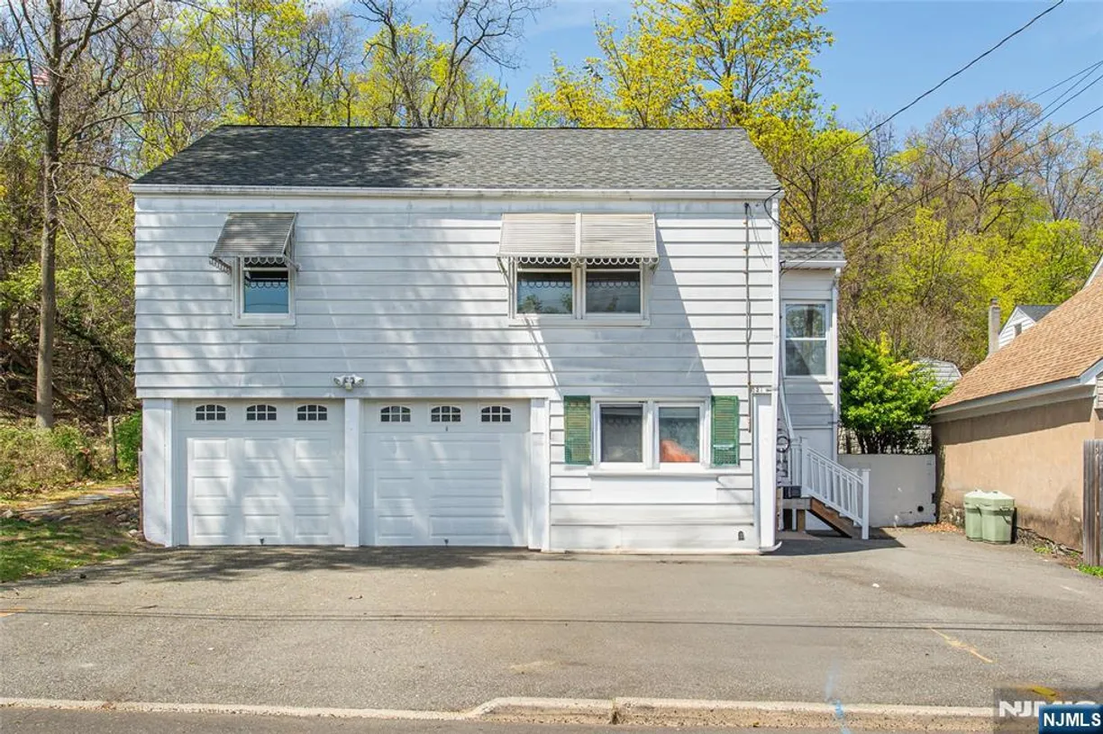 Jersey City/Hoboken Real Estate | View 321 15th | 2 Beds, 1 Bath