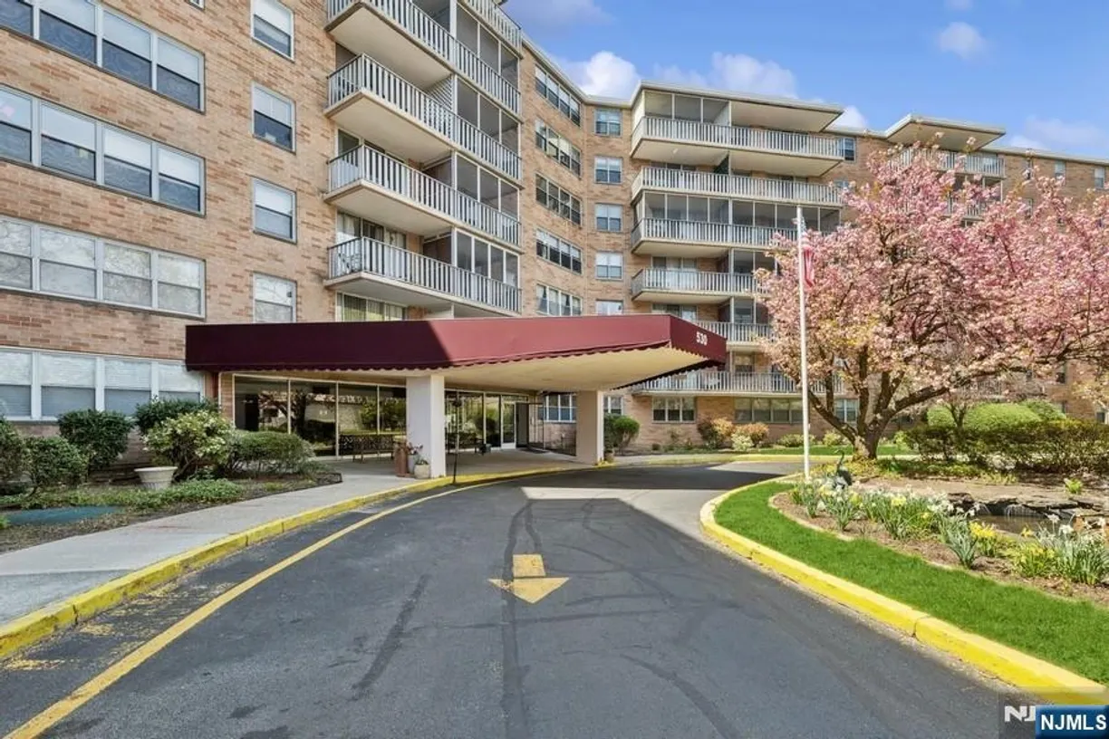 Jersey City/Hoboken Real Estate | View 530 Valley, 6V | 1 Bed, 1 Bath