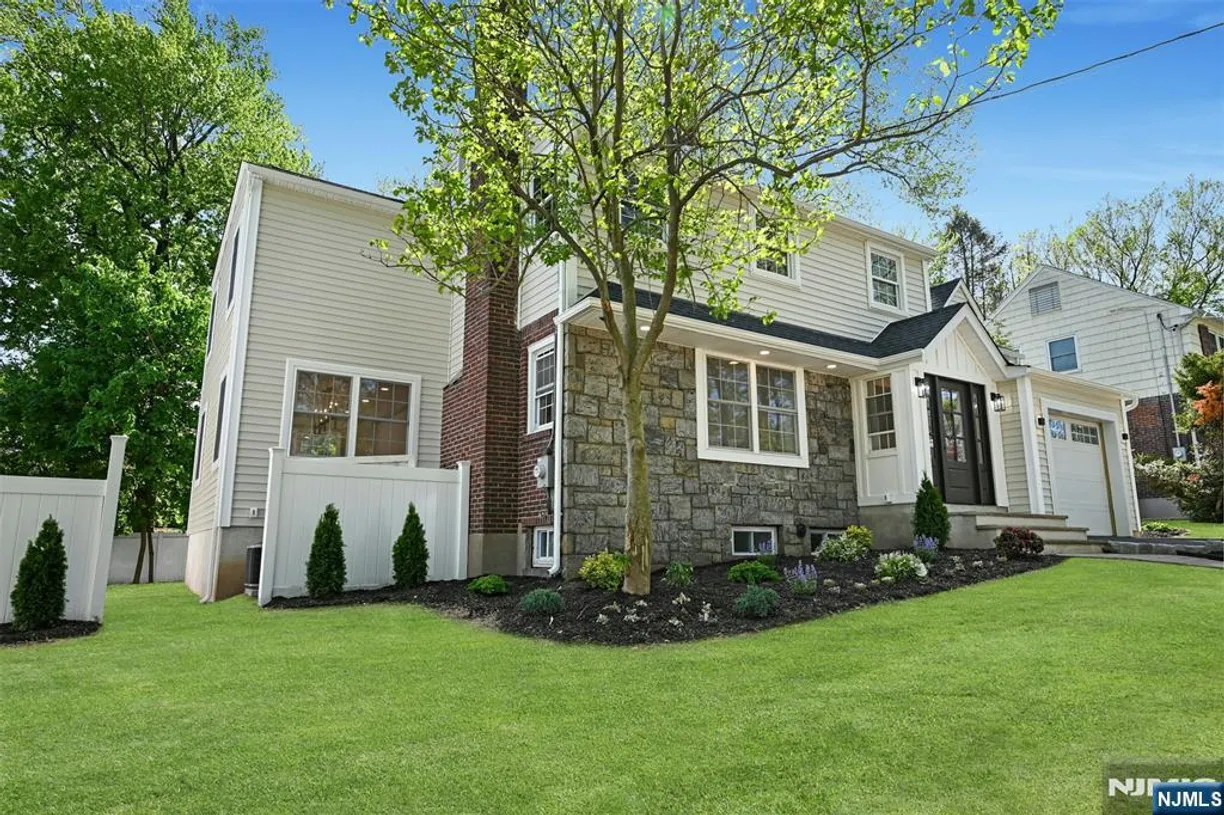 Bergen County Real Estate | View 84 Grayson | Listing