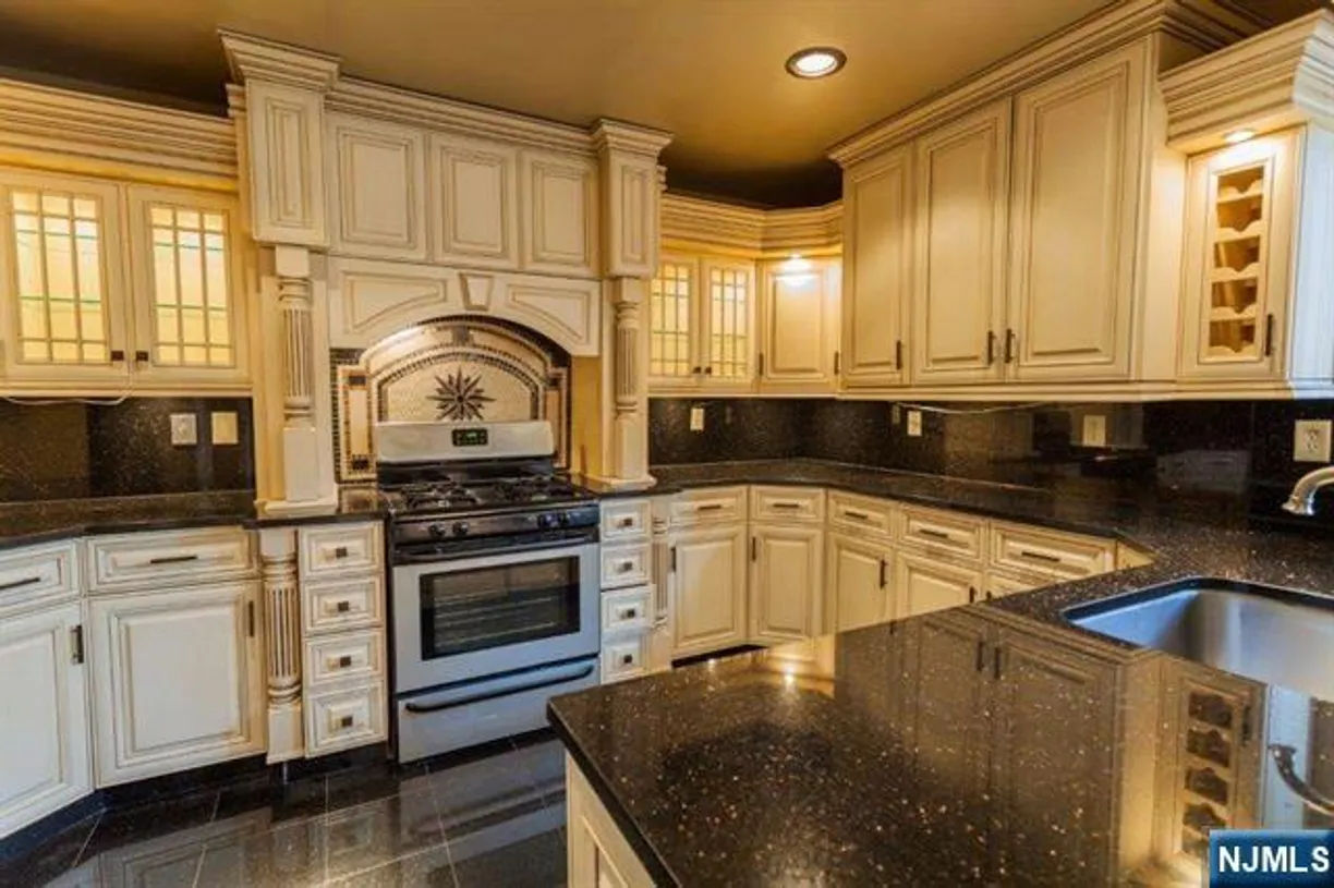 Bergen County Real Estate | View 750 Mainsail | Listing