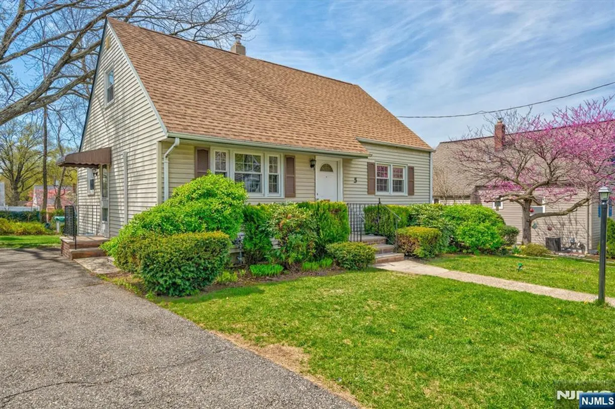 Jersey City/Hoboken Real Estate | View 5 Gregory | 4 Beds, 2 Baths