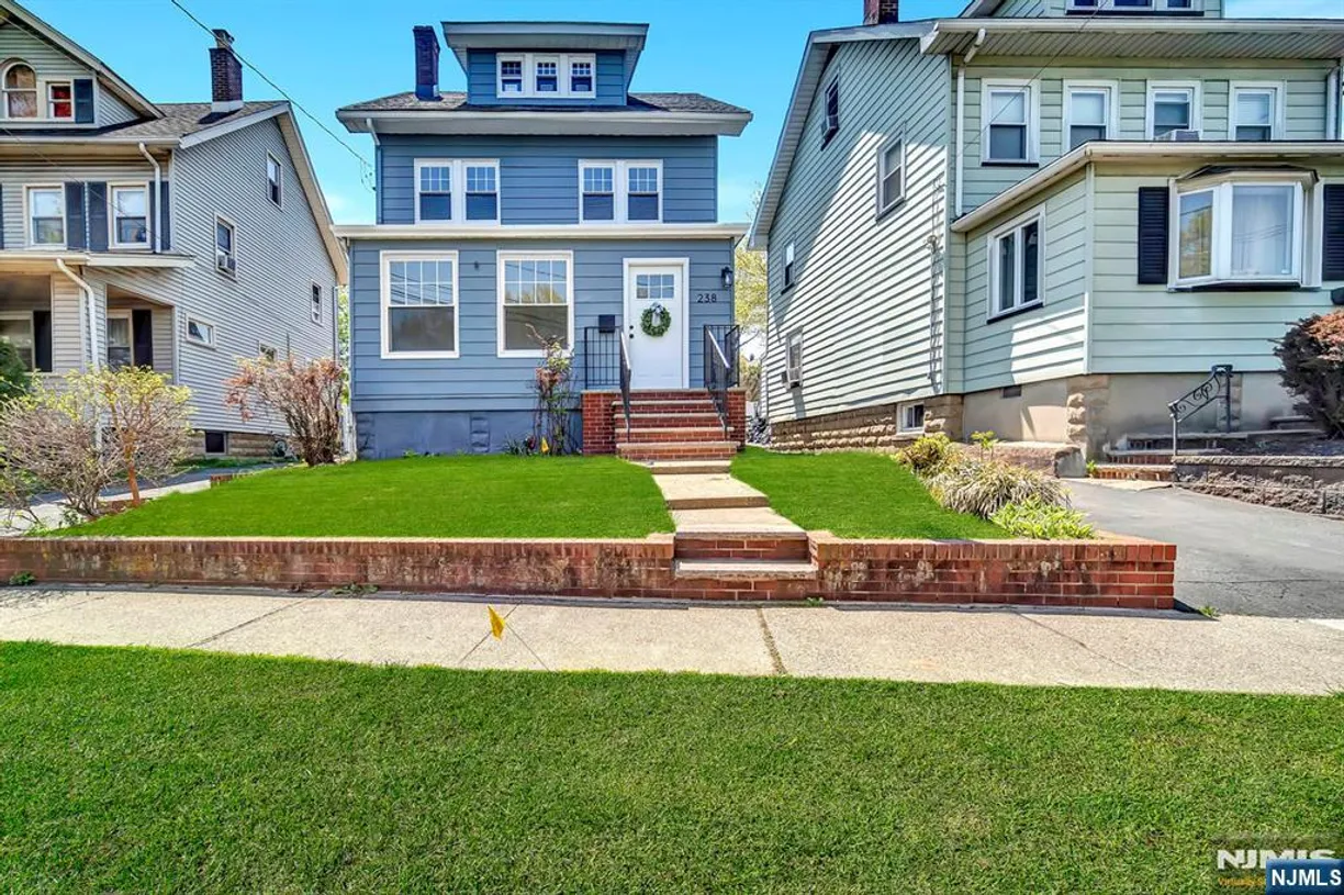 Jersey City/Hoboken Real Estate | View 238 Franklin | 4 Beds, 2 Baths
