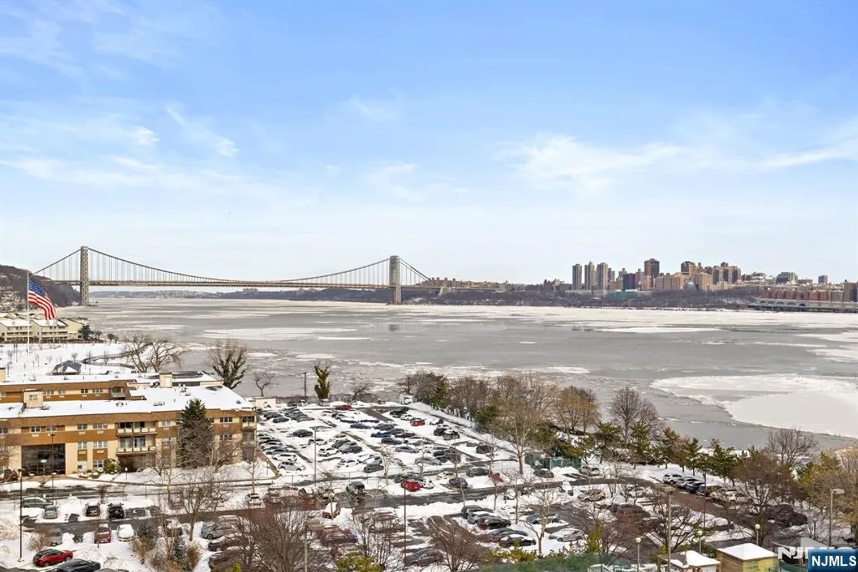 1055 River #PH 8, Edgewater, NJ 07020 Property for sale