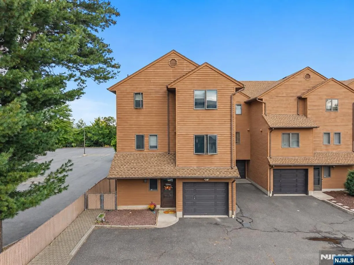 140 Allwood #E, Clifton, NJ 07014 Property for sale
