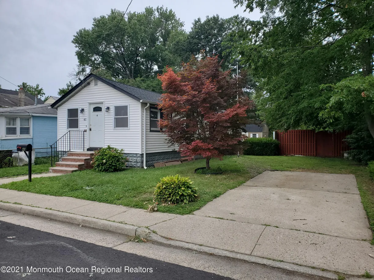 Rockland/Orange/NJ Real Estate | View 43 Shoreland Terrace | 2 Beds, 1 Bath