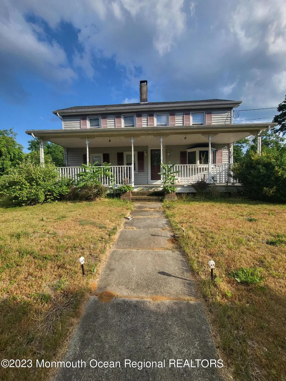 Rockland/Orange/NJ Real Estate | View 190 Route 33 | 3 Beds, 1 Bath