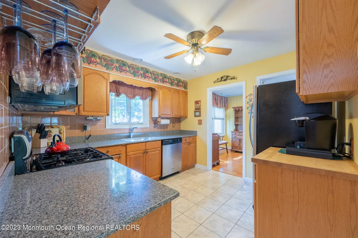 Rockland/Orange/NJ Real Estate | View 49 East End Avenue | Listing | View 8