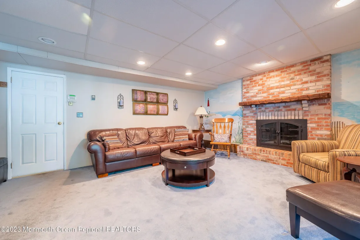 Rockland/Orange/NJ Real Estate | View 49 East End Avenue | Listing | View 23