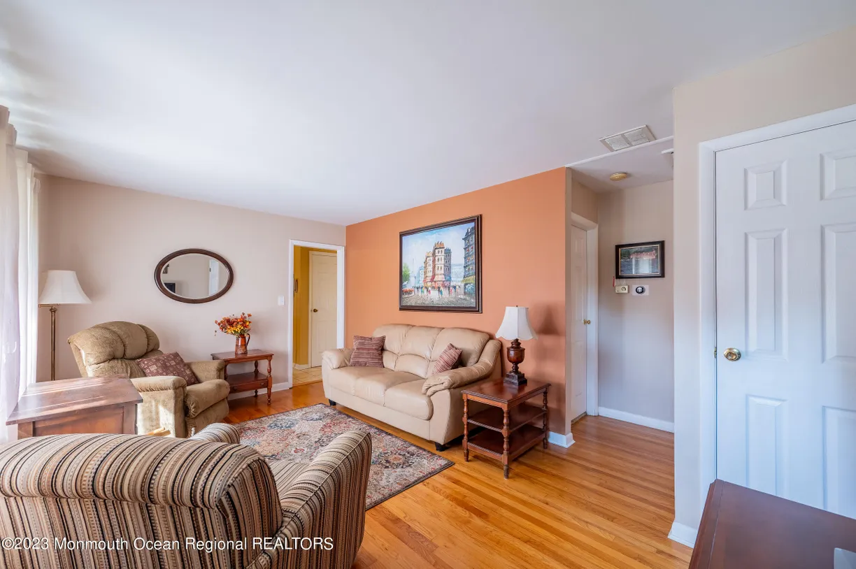 Rockland/Orange/NJ Real Estate | View 49 East End Avenue | Listing | View 3