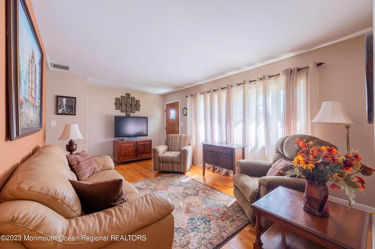 Rockland/Orange/NJ Real Estate | View 49 East End Avenue | Listing | View 5