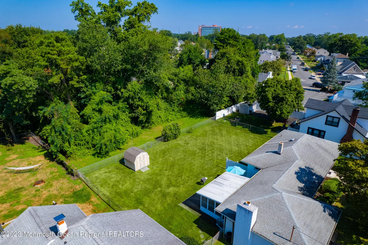 Rockland/Orange/NJ Real Estate | View 49 East End Avenue | Listing | View 42