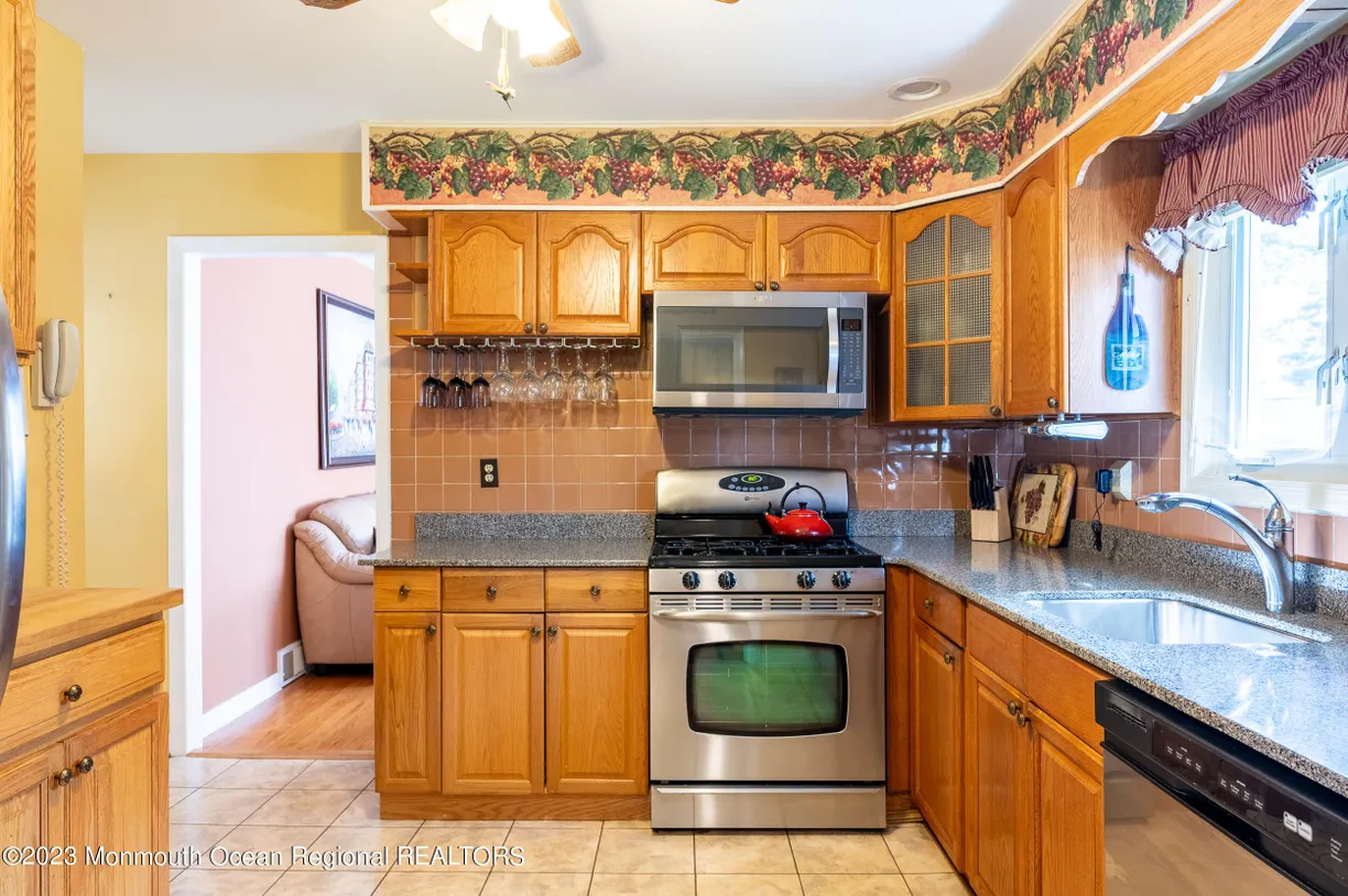 Rockland/Orange/NJ Real Estate | View 49 East End Avenue | Listing | View 11
