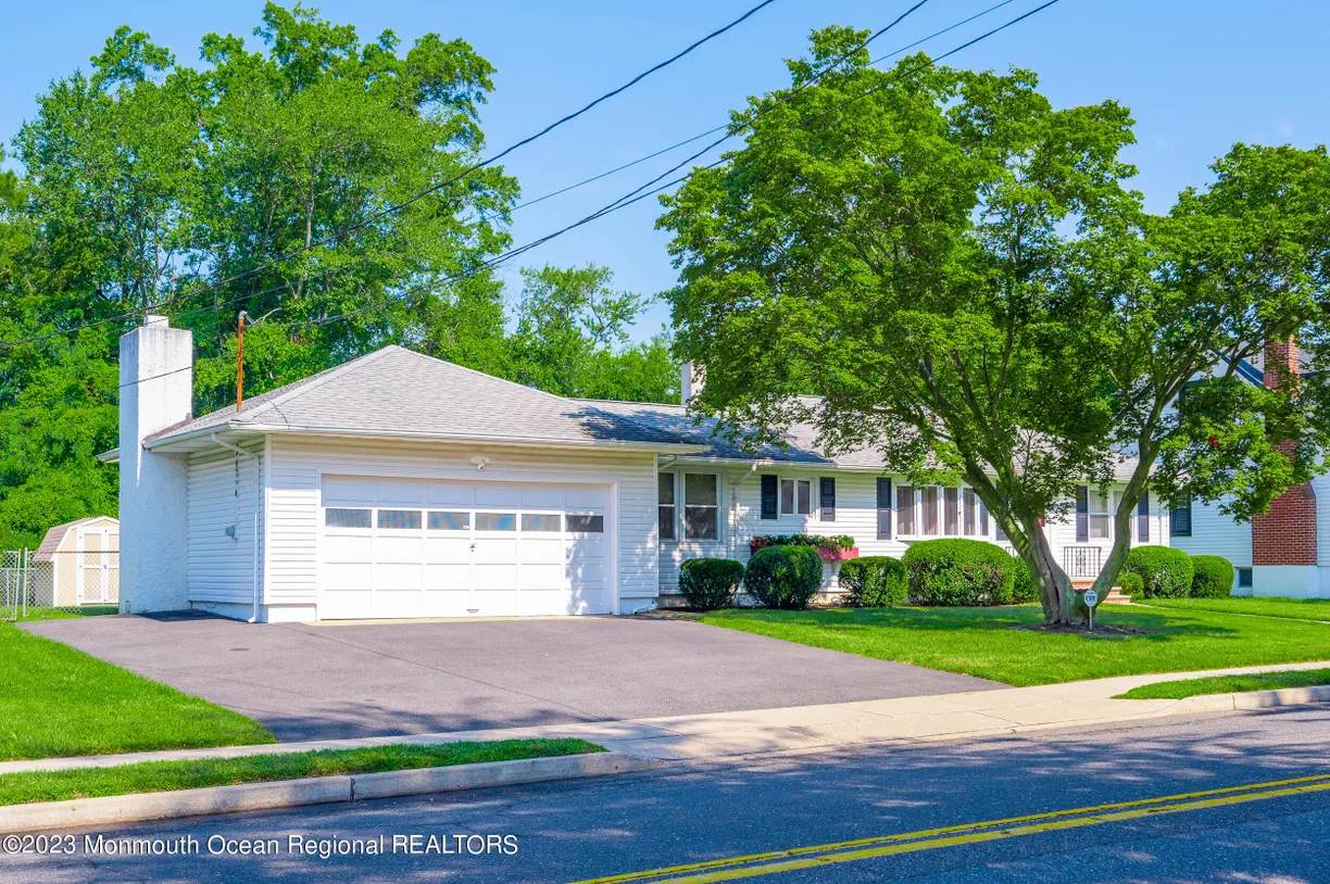 Rockland/Orange/NJ Real Estate | View 49 East End Avenue | Listing | View 47