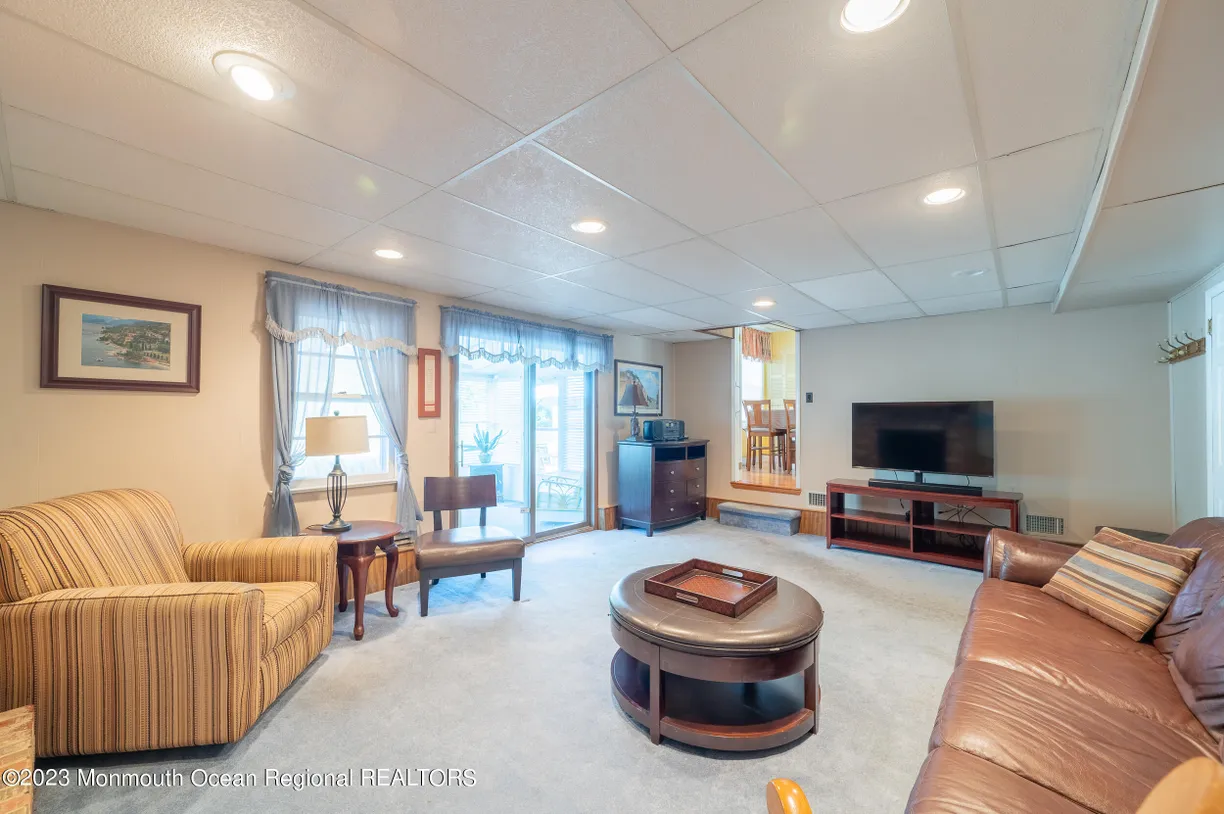 Rockland/Orange/NJ Real Estate | View 49 East End Avenue | Listing | View 24