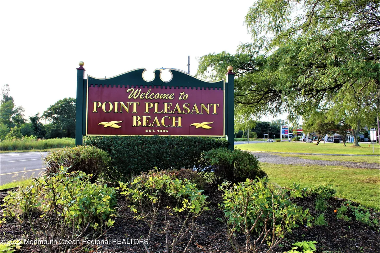 Rockland/Orange/NJ Real Estate | View 309 Hawthorne Avenue | Listing