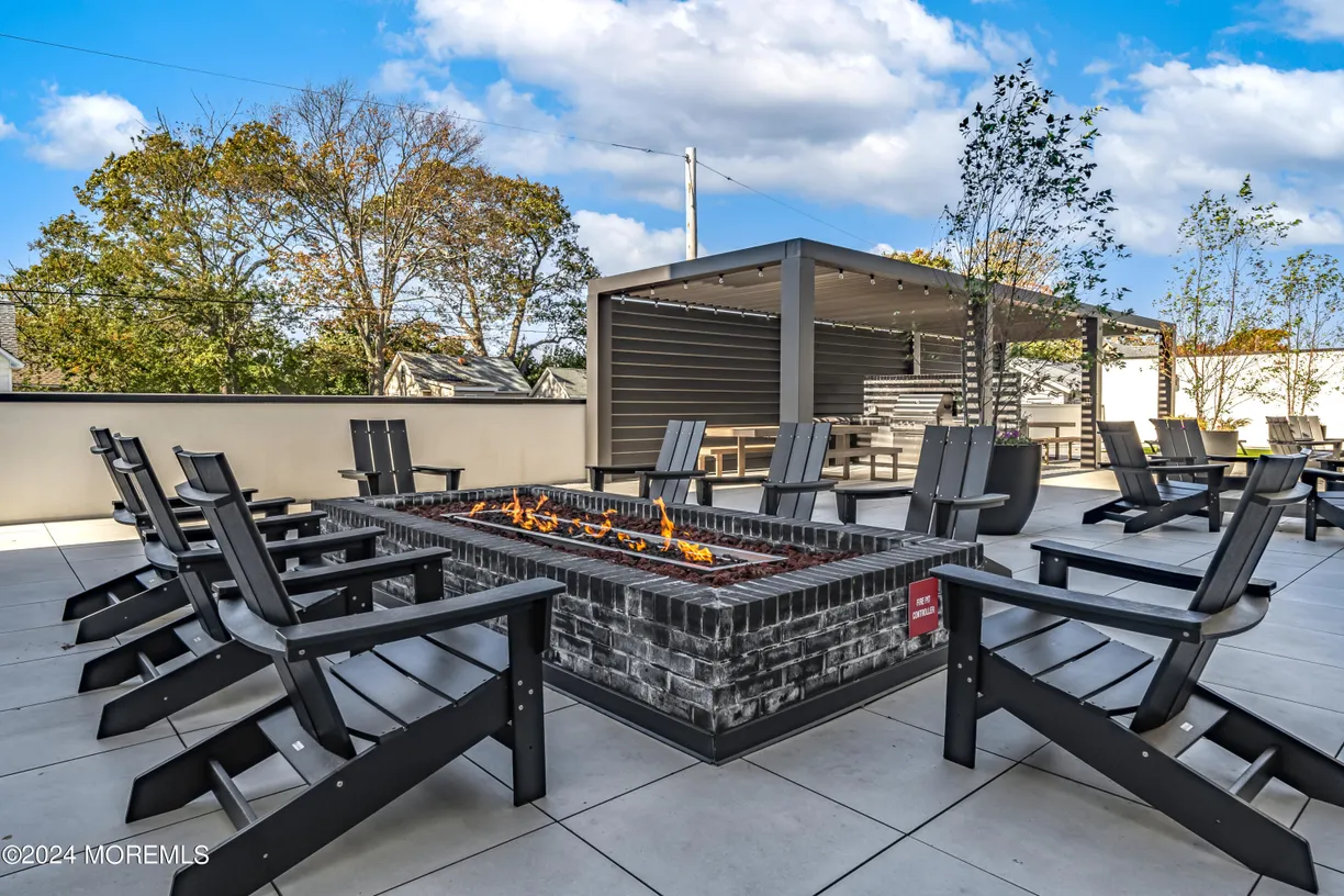 Rockland/Orange/NJ Real Estate | View 301 Main Street, 402 | 2 Beds, 2 Baths