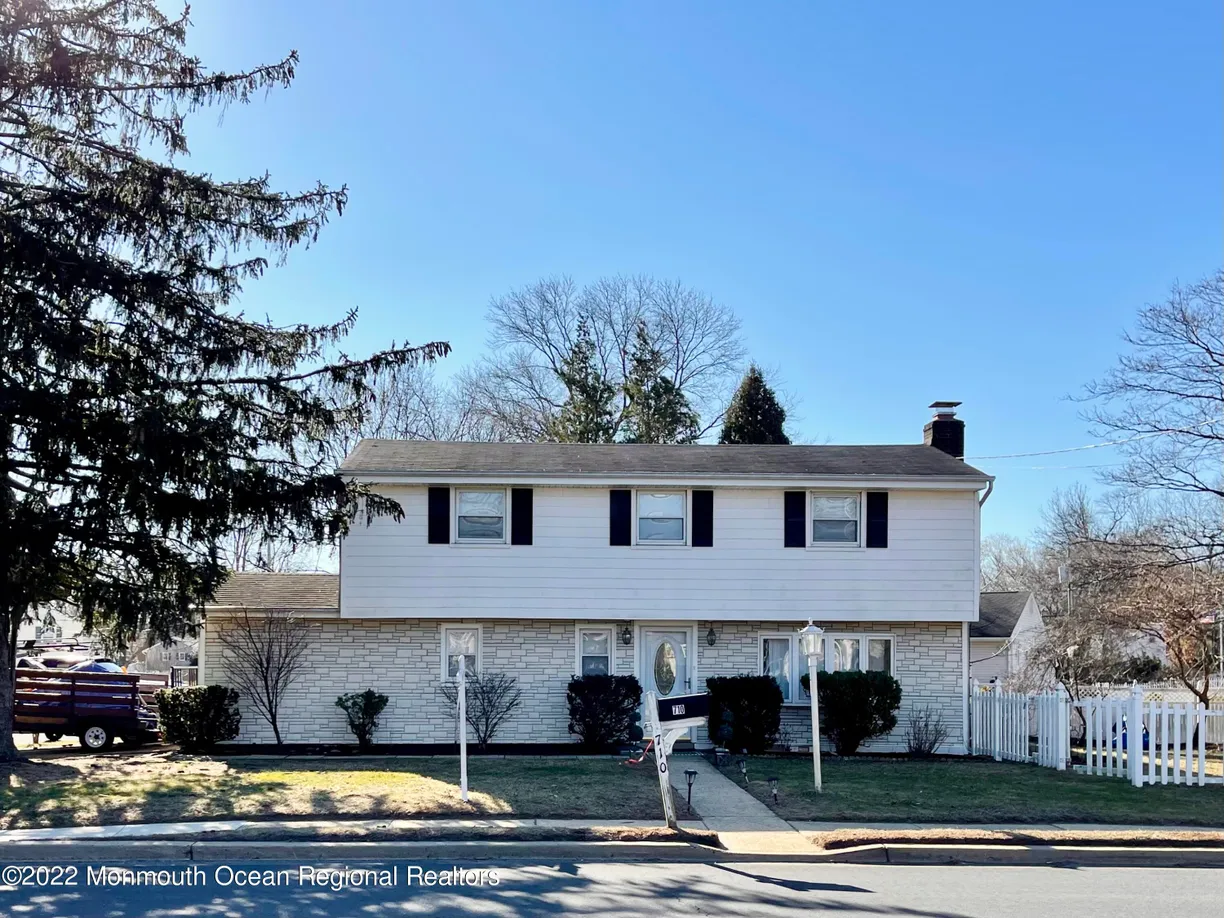 Rockland/Orange/NJ Real Estate | View 710 W Park Avenue | 4 Beds, 2 Baths