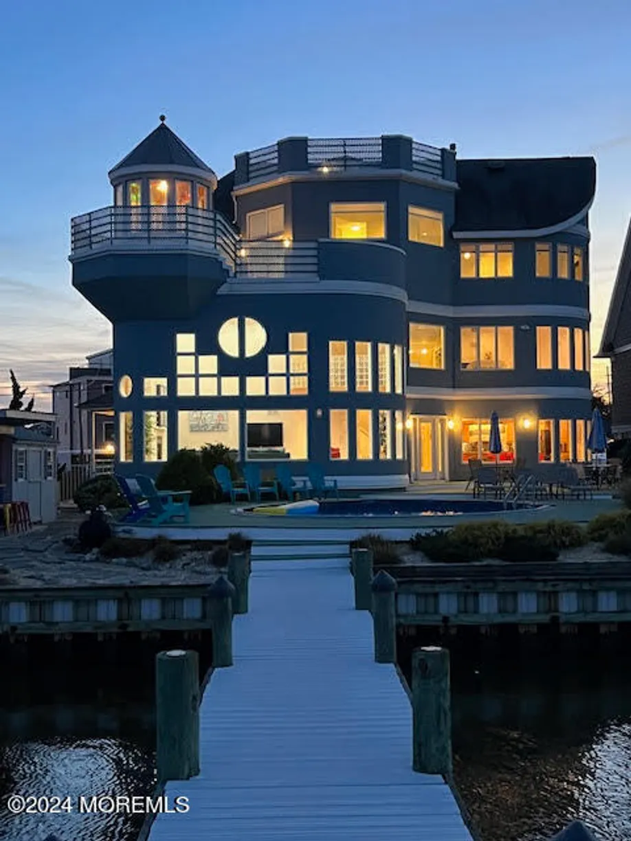 Rockland/Orange/NJ Real Estate | View 200 Sunset Drive | 6 Beds, 3 Baths