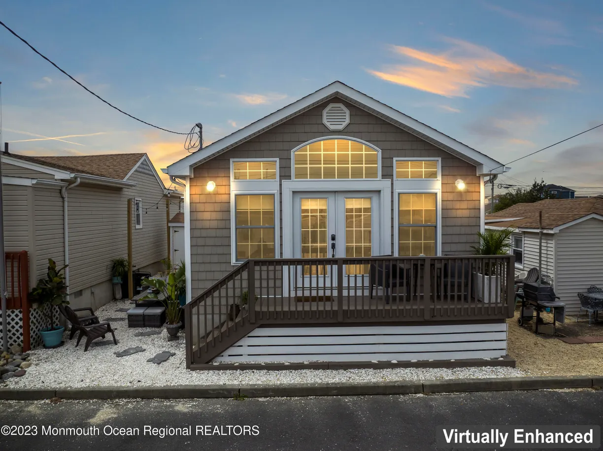 Rockland/Orange/NJ Real Estate | View 19 1st Lane, 7 | 2 Beds, 1 Bath