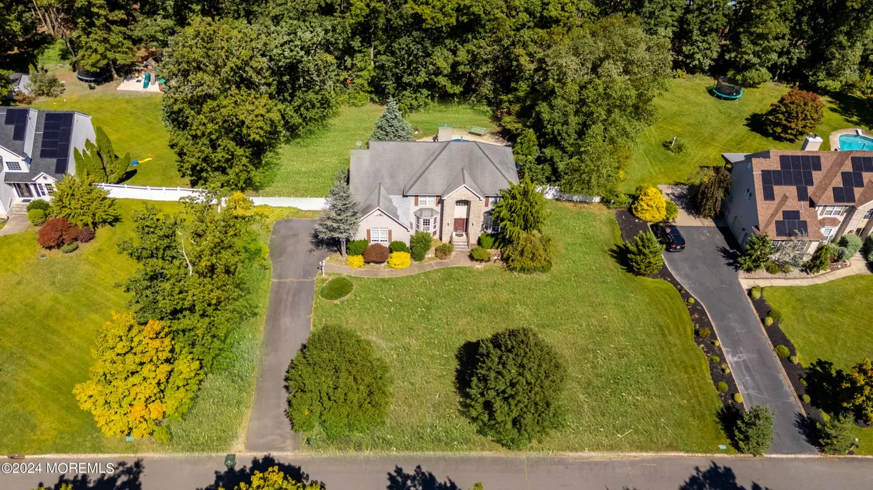 Rockland/Orange/NJ Real Estate | View 67 Tuscany Drive | 4 Beds, 2 Baths