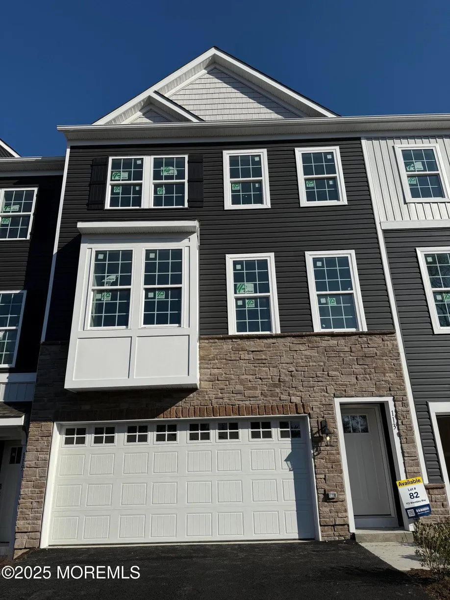 Rockland/Orange/NJ Real Estate | View 113 Wembley Way | 3 Beds, 2 Baths