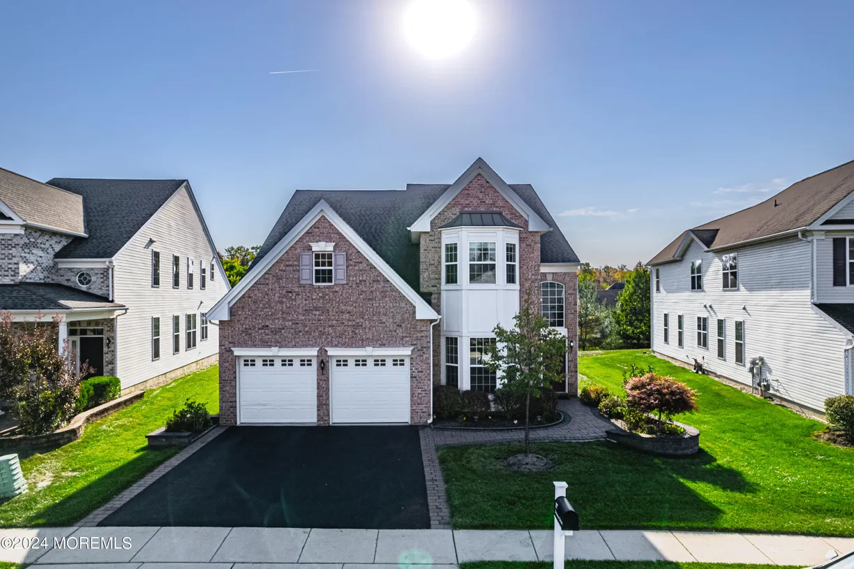 Rockland/Orange/NJ Real Estate | View 37 Delmore Drive | 4 Beds, 4 Baths