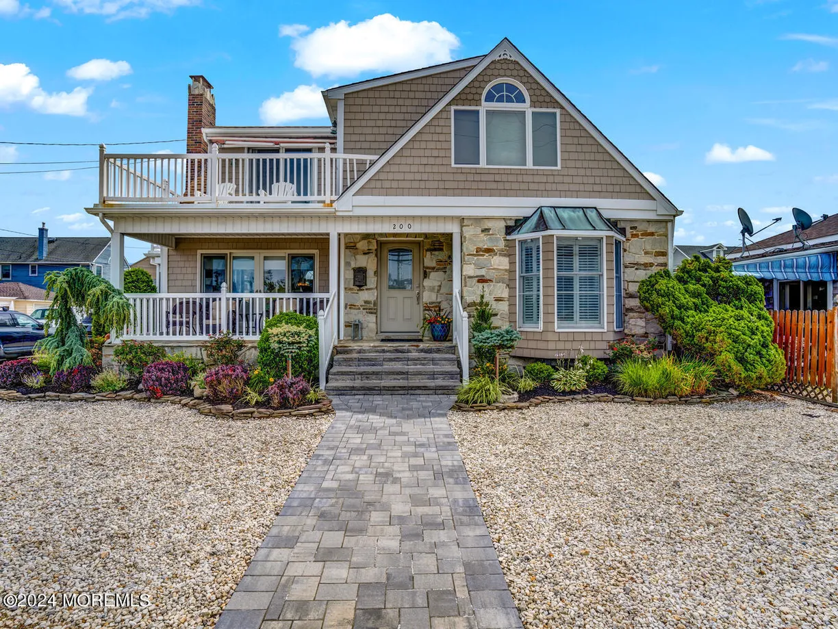 Rockland/Orange/NJ Real Estate | View  | 4 Beds, 3 Baths