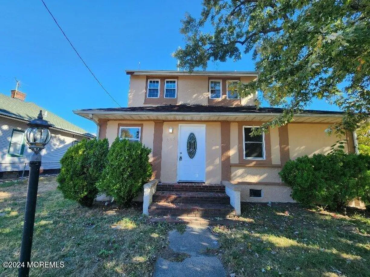 Rockland/Orange/NJ Real Estate | View 225 Shore Boulevard, 1 | 4 Beds, 2 Baths