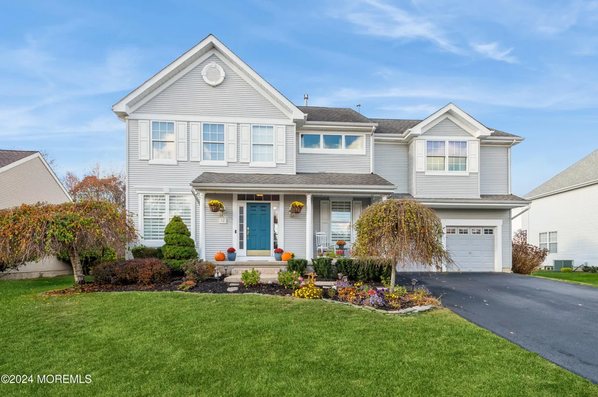 Rockland/Orange/NJ Real Estate | View 32 Danella Way | 4 Beds, 2 Baths
