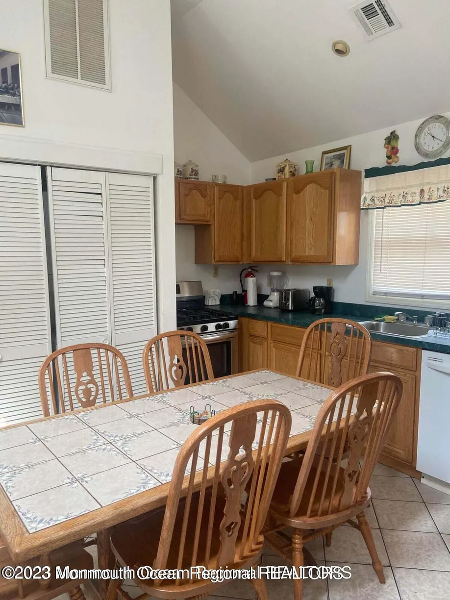 Rockland/Orange/NJ Real Estate | View 17 Danby Place | Listing