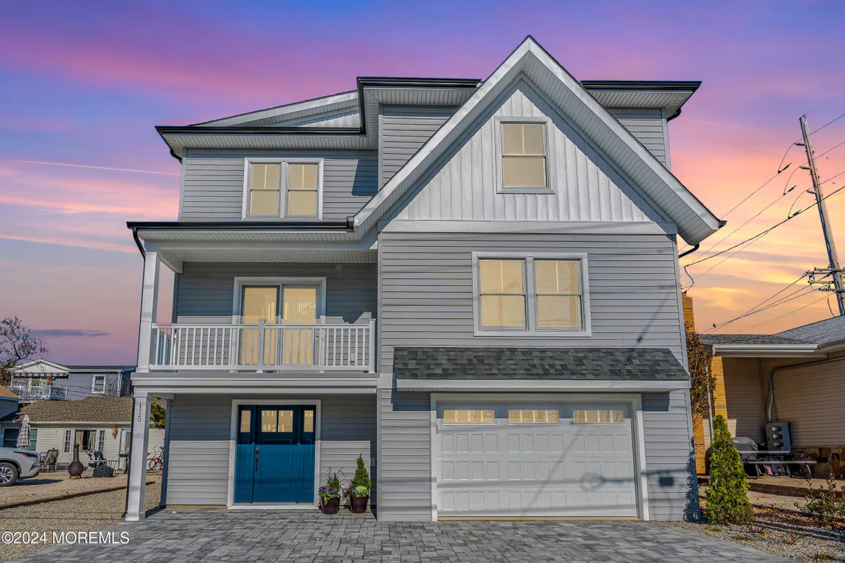Rockland/Orange/NJ Real Estate | View 115 Washington Avenue | 5 Beds, 3 Baths